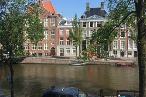 Photo taken at Kloveniersburgwal 624, 1012 CX Amsterdam, Netherlands with Apple iPhone 6