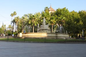 Photo taken at Plaza Puerta de Jerez, 5, 41001 Sevilla, Sevilla, Spain with Canon PowerShot SX260 HS