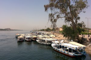 Photo taken at Al Qarna Road, Al Bairat, Luxor, Luxor Governorate, Egypt with LGE Nexus 5