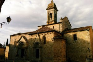Photo taken at Via Dante Alighieri, 2, 53027 San Quirico d'Orcia SI, Italy with Apple iPhone 4