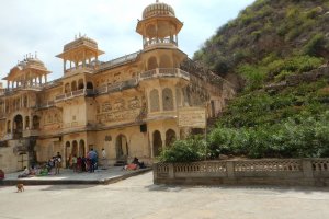 Photo taken at Galta Ji Temple, Galta Ji, Jaipur, Rajasthan 302031, India with NIKON COOLPIX AW120