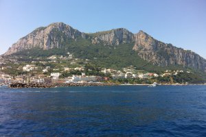 Photo taken at Via Cristoforo Colombo, 10, 80073 Capri NA, Italy with Apple iPhone 4