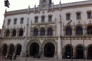 Photo taken at Rua 1º de Dezembro 118A, 1250-096 Lisboa, Portugal with Apple iPhone 4