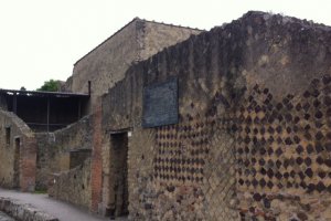 Photo taken at Via Mare, 38-57, 80056 Ercolano NA, Italy with Apple iPhone 4