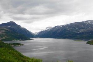 Photo taken at Fylkesvei 17 490, 8754 Øresvik, Norway with SONY SLT-A77V
