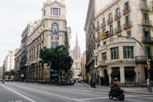 Photo taken at Via Laietana, 46.A, 08003 Barcelona, Barcelona, Spain with FUJIFILM X100S