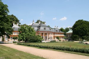 Photo taken at Pillnitz 4, 01326 Dresden, Germany with Canon EOS 400D DIGITAL
