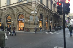 Photo taken at Via de' Tornabuoni, 81, 50123 Firenze, Italy with Apple iPhone 6