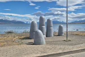 Photo taken at Avenida Pedro Montt, Natales, Provincia de Última Esperanza, Magallanes and Chilean Antarctica Region, 6160988, Chile with Samsung Galaxy S24