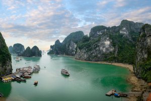 Photo taken at 609 Vũ Văn Hiếu, Hà Tu, Hạ Long, Quảng Ninh, Vietnam with FUJIFILM X-T1