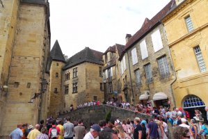 Photo taken at 1 Place de la Liberté, 24200 Sarlat-la-Canéda, France with NIKON COOLPIX P100