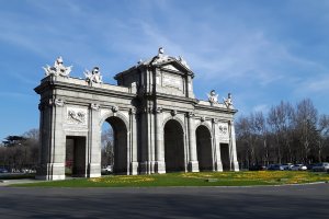 Photo taken at Plaza de la Independencia, 3, 28001 Madrid, Spain with Samsung SM-G903M