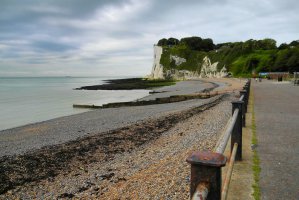 Photo taken at Bay Hill, Saint Margaret's at Cliffe, Dover, Kent CT15, UK with NIKON COOLPIX P7000