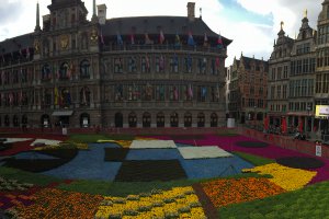 Photo taken at Grote Markt 2, 2000 Antwerpen, Belgium with Apple iPhone 5s