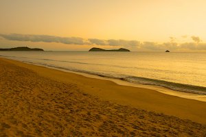 Photo taken at 25 Arlington Esplanade, Clifton Beach QLD 4879, Australia with NIKON D300