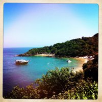 Photo taken at Praia dos Ossos, 160 - Village de Búzios, Armação dos Búzios - RJ, 28950-000, Brazil with Hipstamatic 231