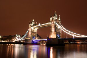 Photo taken at Tower Bridge Rd, Greater London, UK with Canon EOS 50D