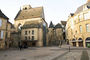 Photo taken at 19 Rue Tourny, 24200 Sarlat-la-Canéda, France with NIKON D300