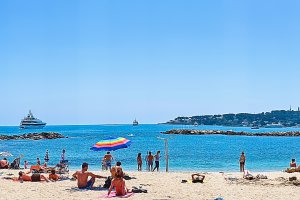 Photo taken at 4 Prom. Amiral de Grasse, 06600 Antibes, France with FUJIFILM X100S