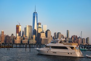 Photo taken at Hudson River Waterfront Walkway, Jersey City, NJ 07310, USA with Canon EOS 7D Mark II