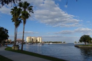 Photo taken at 137-199 Bay Shore Dr NE, St. Petersburg, FL 33701, USA with SONY DSC-HX400V