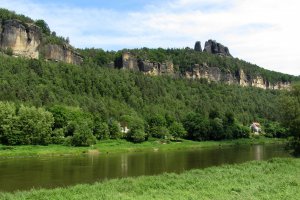 Photo taken at Mittelhangweg, 01814 Bad Schandau, Germany with Canon PowerShot SX230 HS