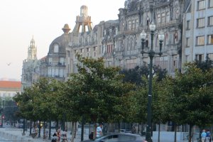 Praça General Humberto Delgado 266-267, 4000 Porto, Portugal