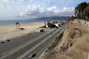 Photo taken at 1199 Pacific Coast Highway, Santa Monica, CA 90401, USA with Canon EOS 6D