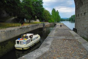 Photo taken at Pont Valentré, 46000 Cahors, France with NIKON COOLPIX P7000