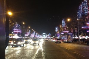 Photo taken at Avenue des Champs-Élysées, 75008 Paris, France with Apple iPhone 4S