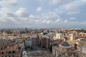 Photo taken at Valencia Cathedral, Carrer del Forn dels Apòstols, Ciutat Vella, Valencia, Comarca de València, Valencia, Valencian Community, 46003, Spain with Apple iPhone XS