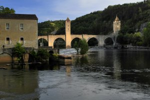 Photo taken at 103-209 Rue du Perie, 46000 Cahors, France with NIKON COOLPIX P7000