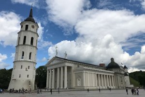 Photo taken at Šventaragio g. 1, Vilnius 01103, Lithuania with Apple iPhone 7