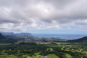 Photo taken at Nuuanu Pali Dr, Kaneohe, HI 96744, USA with Samsung SM-G955U