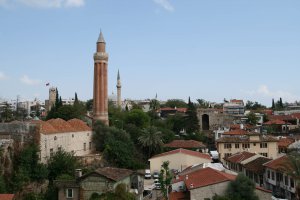 Photo taken at Selçuk Mahallesi, Faraçlar Sokak, 07100 Muratpaşa/Antalya, Turkey with Canon EOS 400D DIGITAL