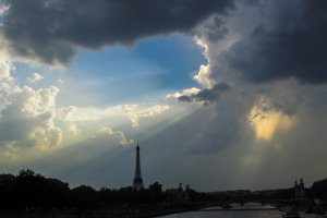 Photo taken at Pont de la Concorde, 75007 Paris, France with Canon PowerShot A70