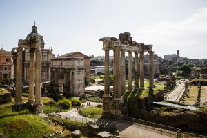 Photo taken at Via Monte Tarpeo, 00186 Roma, Italy with Canon EOS 5D Mark III