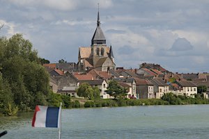 Photo taken at 3 Le Port de Bois, 51480 Damery, France with NIKON D300