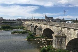 Photo taken at Pont Jacques Gabriel, Blois, Loir-et-Cher, Centre-Loire Valley, Metropolitan France, 41000, France with Apple iPhone SE (1st generation)