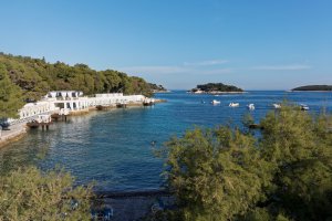 Photo taken at Ulica Dinka Kovačevića 10, 21450, Hvar, Croatia with Canon EOS 7D Mark II