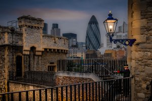 Tower Bridge Approach, St Katharine's & Wapping, London E1W, UK