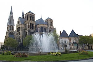 Photo taken at 2 Rue de la Grande Étape, 51000 Châlons-en-Champagne, France with NIKON D300