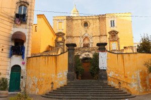 Photo taken at Via Pietro Trinchera, 5, 80139 Napoli NA, Italy with Canon EOS 6D Mark II