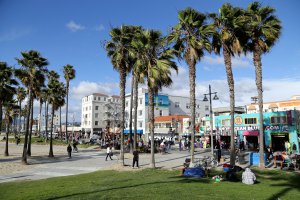 Photo taken at 1300-1398 Ocean Front Walk, Venice, CA 90291, USA with Canon EOS 6D