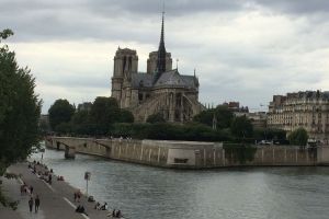 Photo taken at 9040 Pont de la Tournelle, 75004 Paris, France with Apple iPhone 5s