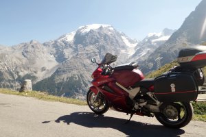 Photo taken at Strada del Passo dello Stelvio, 17, 39029 Stelvio BZ, Italy with SAMSUNG SM-C115