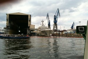 Photo taken at Hochwasserschutzanlage Vorsetzen, 20459 Hamburg, Germany with Apple iPhone