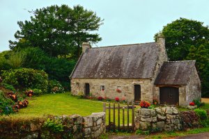 Photo taken at 8 Rue des Charrettes, 29180 Locronan, France with SONY NEX-6