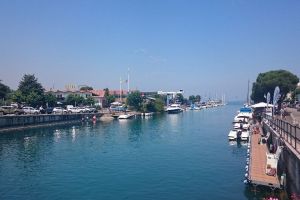 Photo taken at Lungolago Porto Esterno, 1, 37019 Peschiera del Garda VR, Italy with Sony D5803