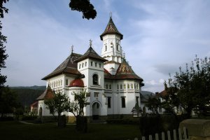 Photo taken at Strada Ciprian Porumbescu 16, Câmpulung Moldovenesc 725100, Romania with NIKON D70